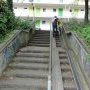 Die alternative Treppe ist unzumutbar für Menschen mit Rollstuhl, (…)